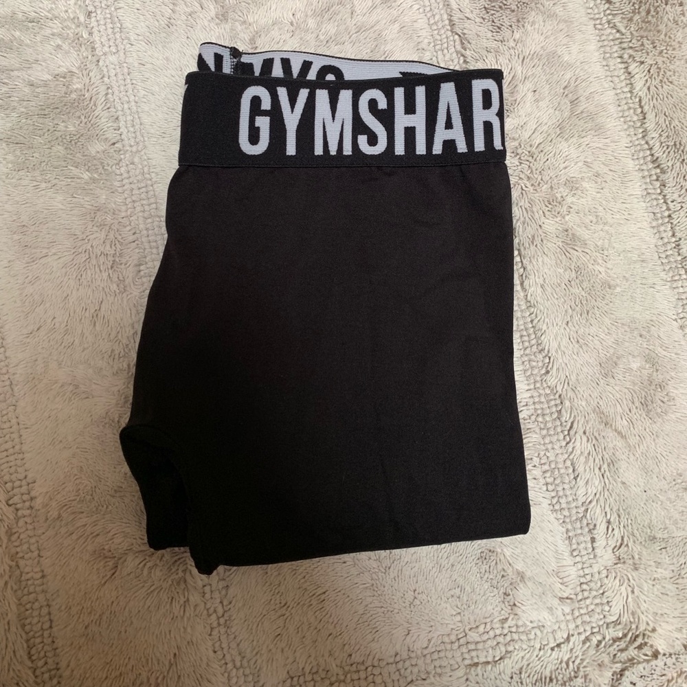 Gymshark fit leggings (cropped)